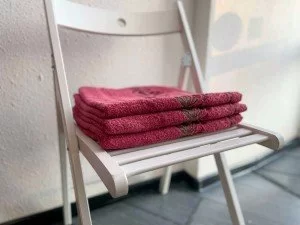 полотенце махровое caren темно-розовое (67 × 135, темно-розовый)